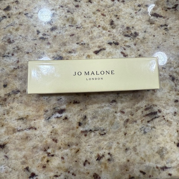 Jo Malone English Pear & Sweet Pea along with gift set - Picture 4 of 15